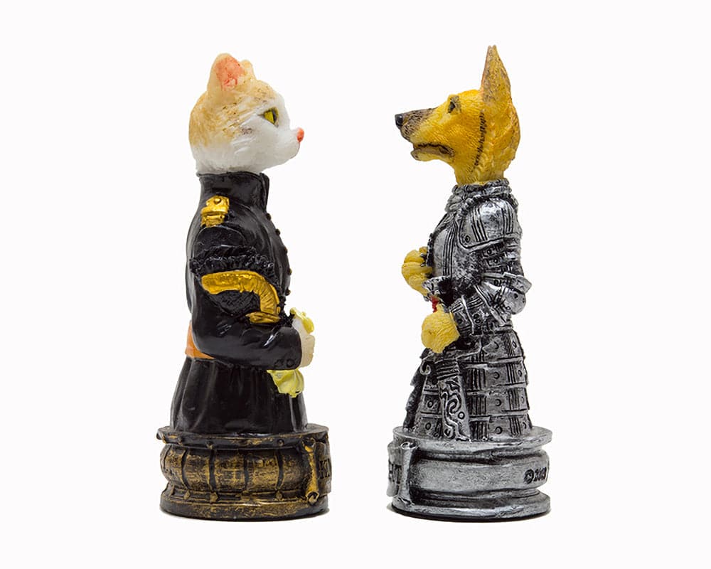 Hand-painted cat and dog chess pieces by Italfama from the Cats Vs Dogs themed set, made in Italy with superb detail.