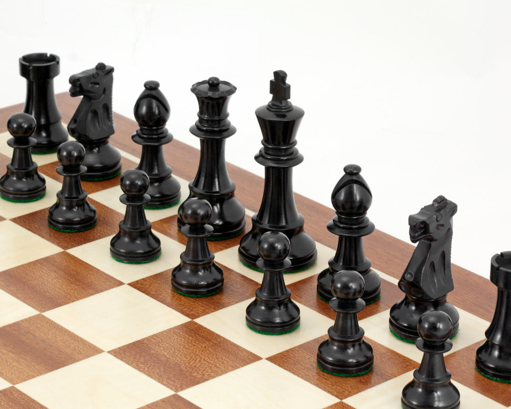 Conquest Series Black and Mahogany Chess Set