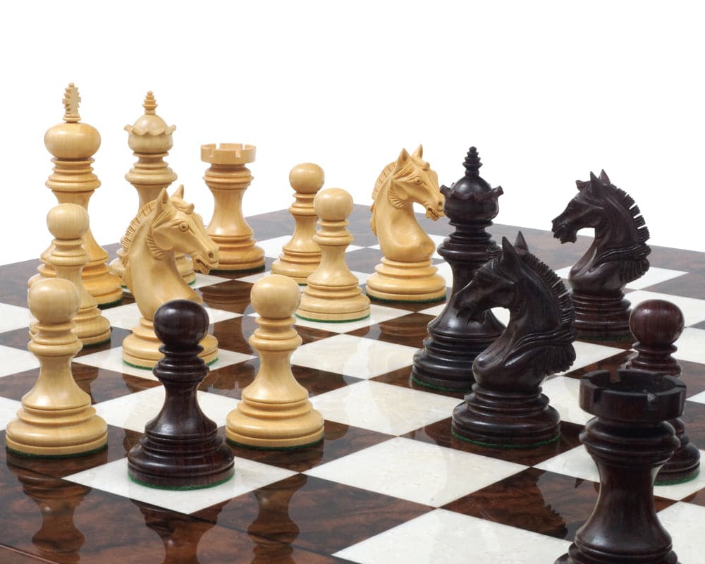 The Luxury Staunton Garvi Rosewood and Walnut Grand Chess Set (Hover Image)