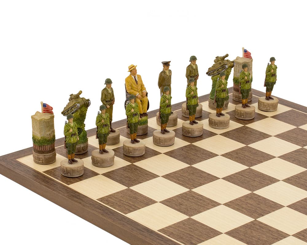 Hand painted WWII chess set with Roosevelt figurine and soldiers on a Spanish board, made in Italy, Second World War edition.